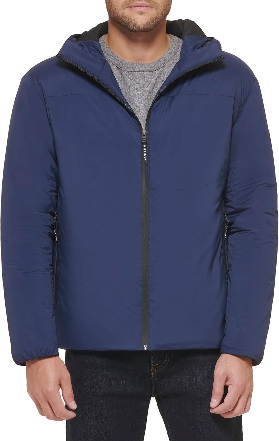 Мужская куртка-дождевик Tommy Hilfiger с эластичным наполнителем, Navy
Мужская куртка-дождевик Tommy Hilfiger с эластичным наполнителем, Navy