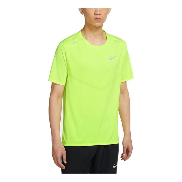 Футболка dri fit rise 365 беговые дышащие быстросохнущие повседневные спортивные с коротким рукавом флуоресцентно- Nike, желтый
Футболка dri fit rise 365 беговые дышащие быстросохнущие повседневные спортивные с коротким рукавом флуоресцентно- Nike, желтый
