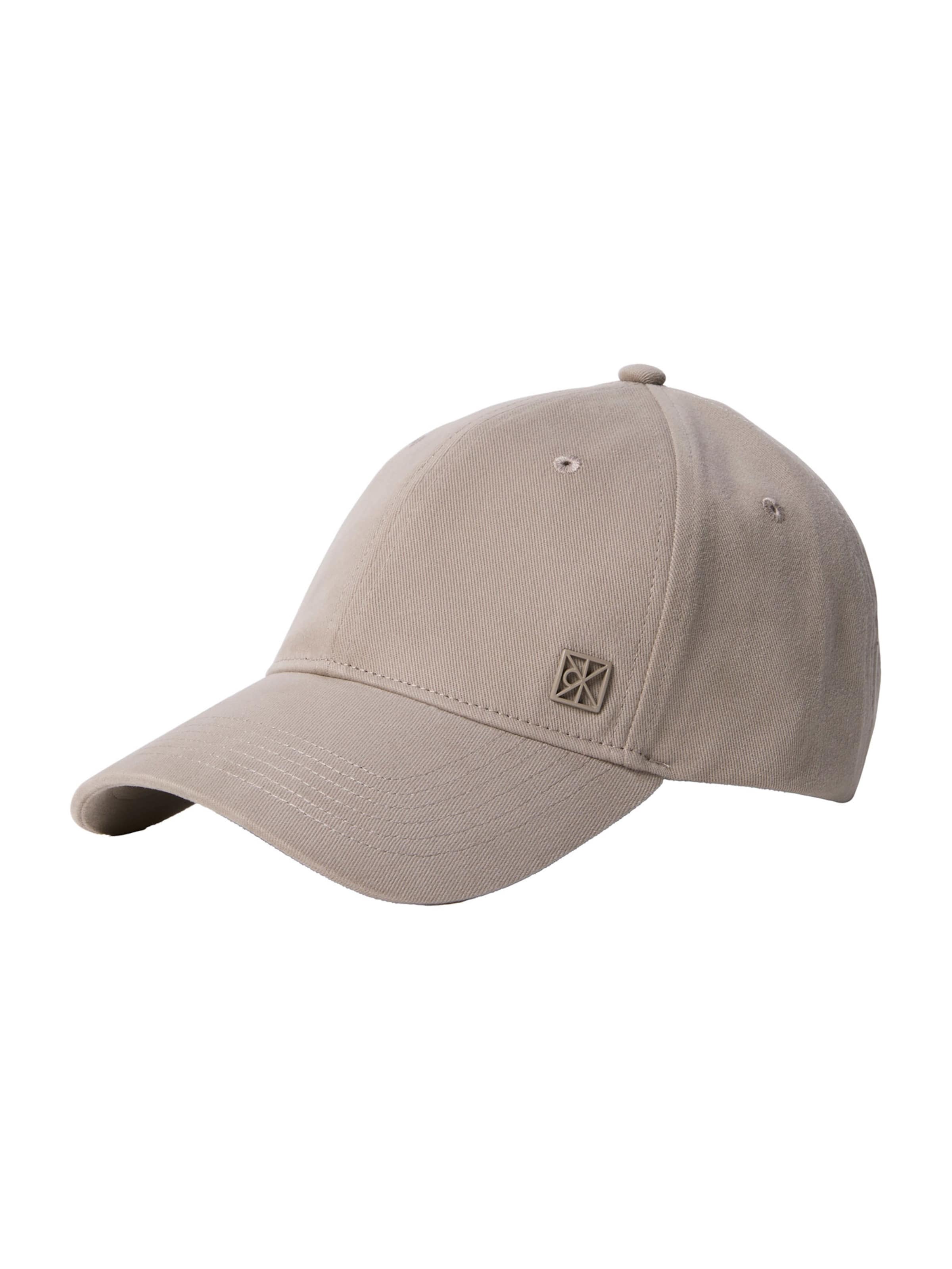 Calvin Klein Кепка в цвете Taupe
Calvin Klein Кепка в цвете Taupe