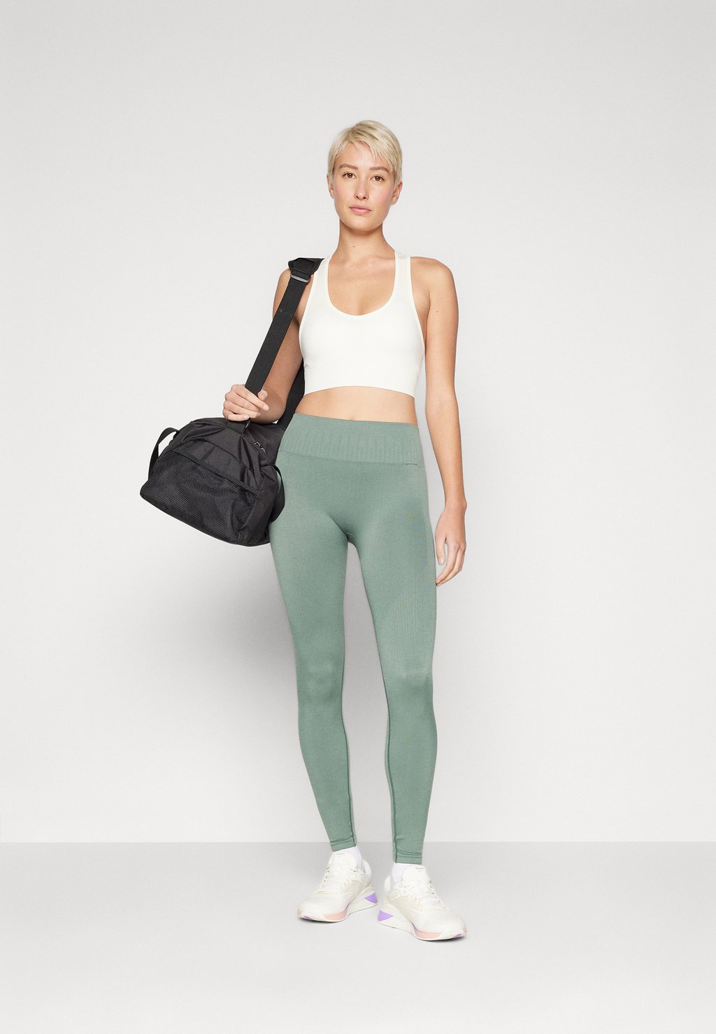 Спортивный бюстгальтер ONPDAISY-2 SEAM BRA ONLY Play, молочный
Спортивный бюстгальтер ONPDAISY-2 SEAM BRA ONLY Play, молочный