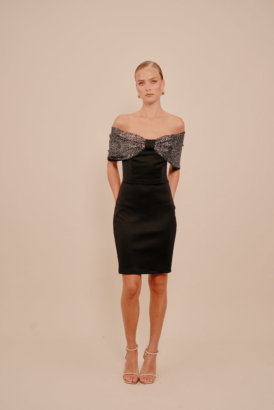Платье WAL G. POLLY SEQUIN, Black/Silver-Coloured/Black
Платье WAL G. POLLY SEQUIN, Black/Silver-Coloured/Black