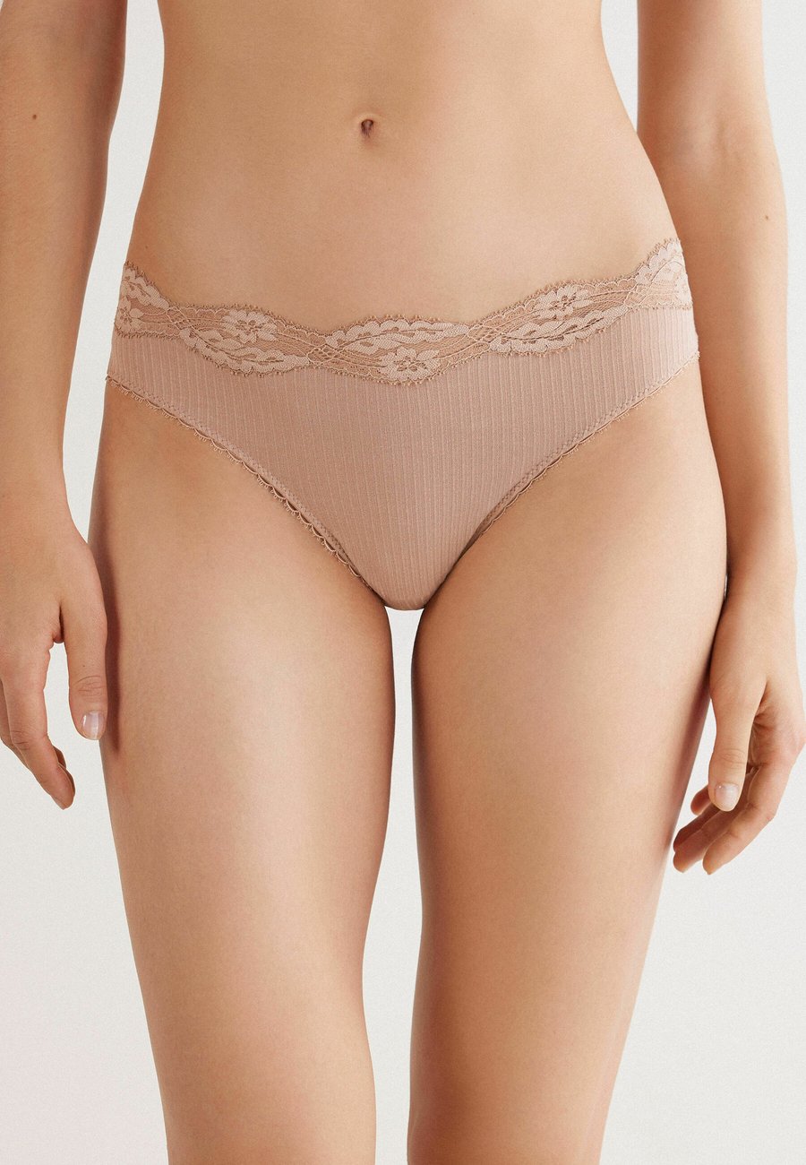 Трусы Intimissimi Thong, Natural/Tan
Трусы Intimissimi Thong, Natural/Tan
