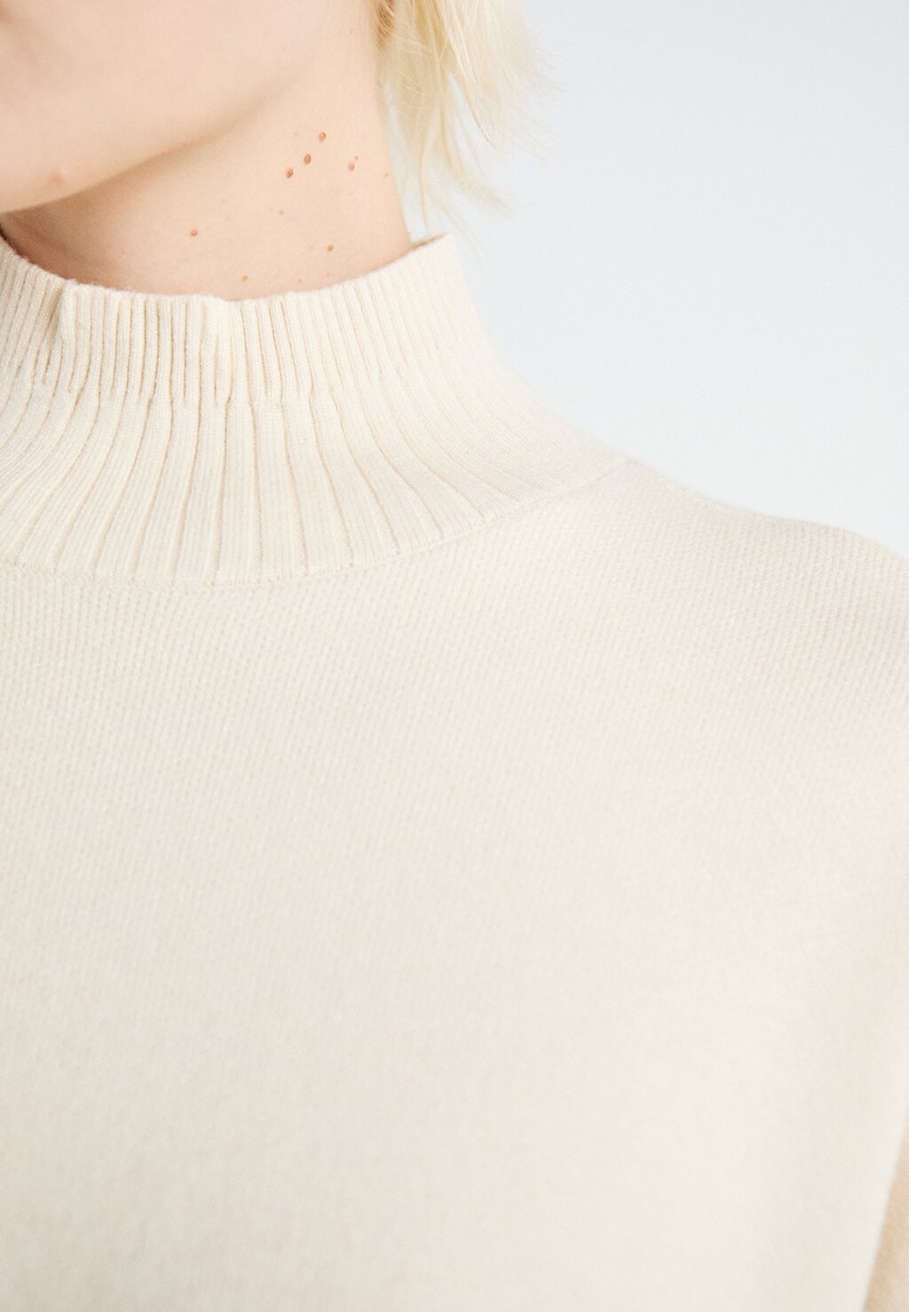 Джемпер VMGOLD HIGHNECK Vero Moda, кремовый
Джемпер VMGOLD HIGHNECK Vero Moda, кремовый