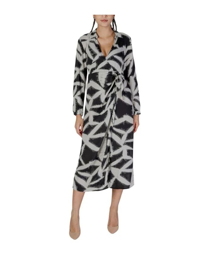 Платье-Халат с геометрическим узором Jacqueline De Yong, черный
Платье-Халат с геометрическим узором Jacqueline De Yong, черный