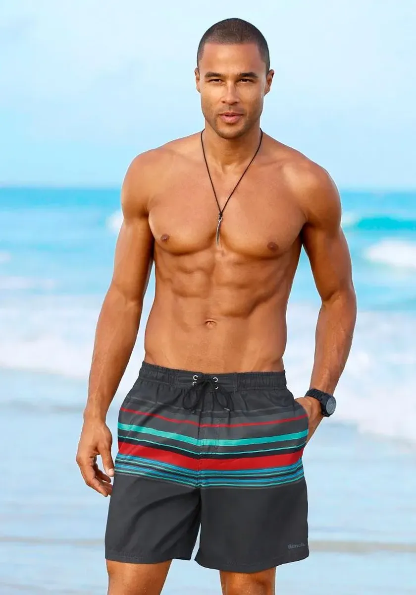 Bench Шорты для плавания с контрастными полосками, красный
Bench Шорты для плавания с контрастными полосками, красный