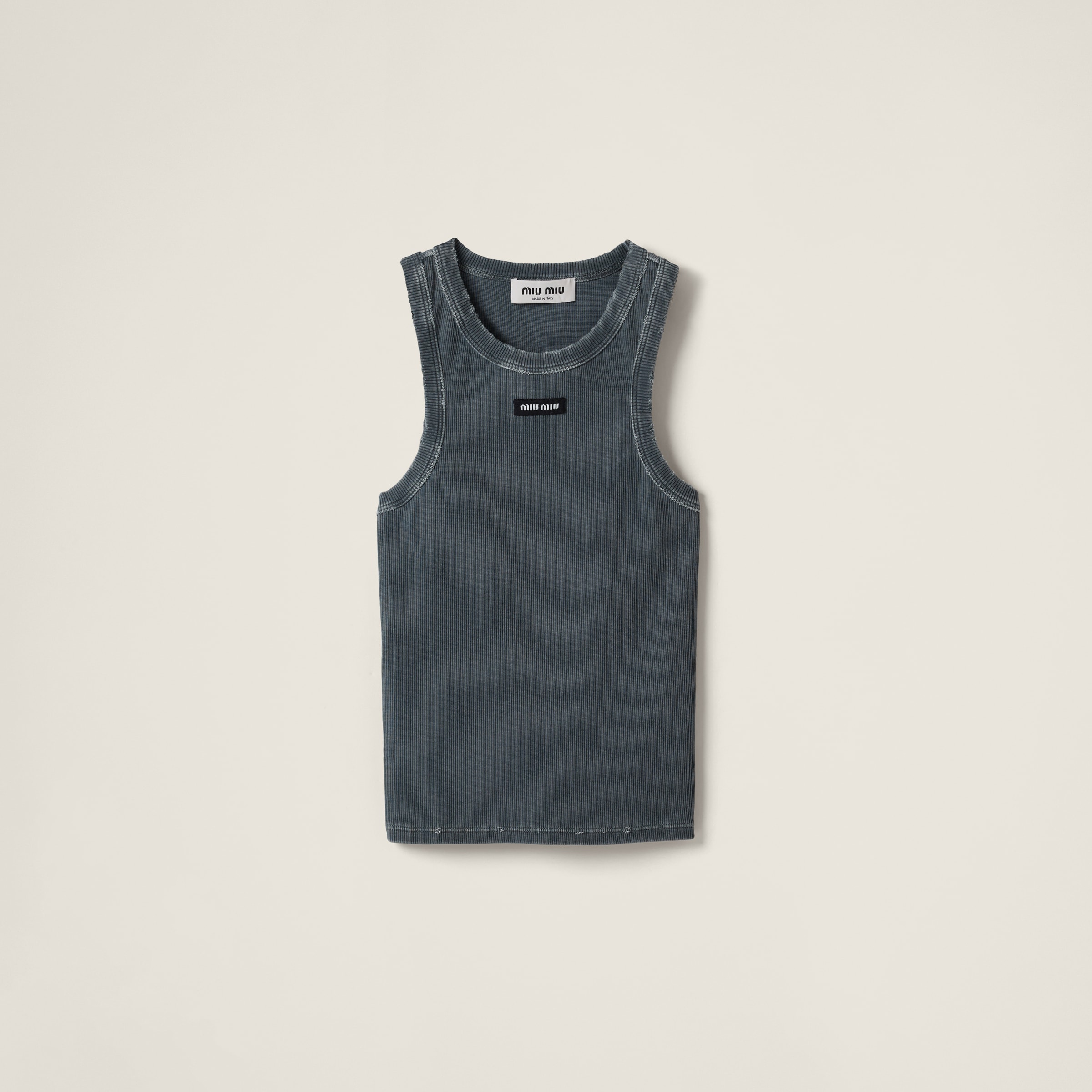 Футболка из трикотажного джерси в рубчик, окрашенная в готовом виде MIU MIU, серый
Футболка из трикотажного джерси в рубчик, окрашенная в готовом виде MIU MIU, серый