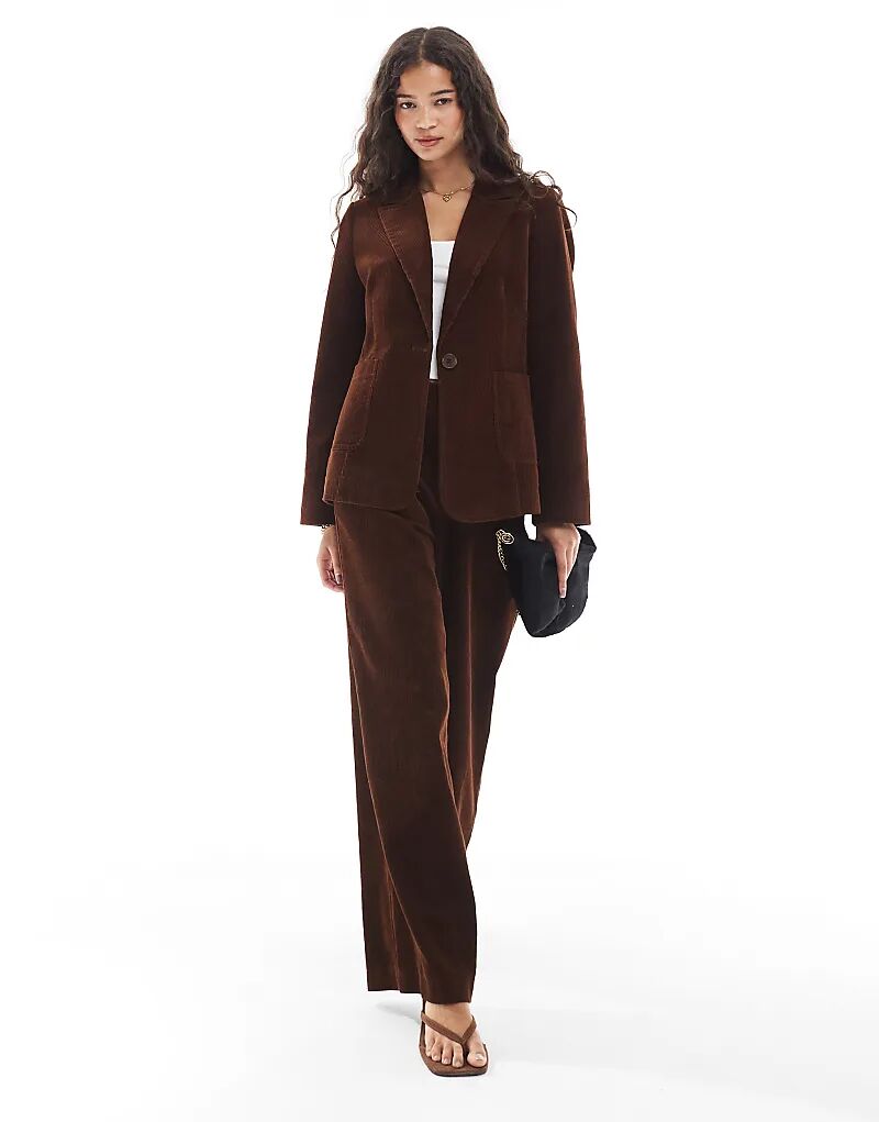 Широкие вельветовые брюки New Look Co-ord коричневого цвета
Широкие вельветовые брюки New Look Co-ord коричневого цвета