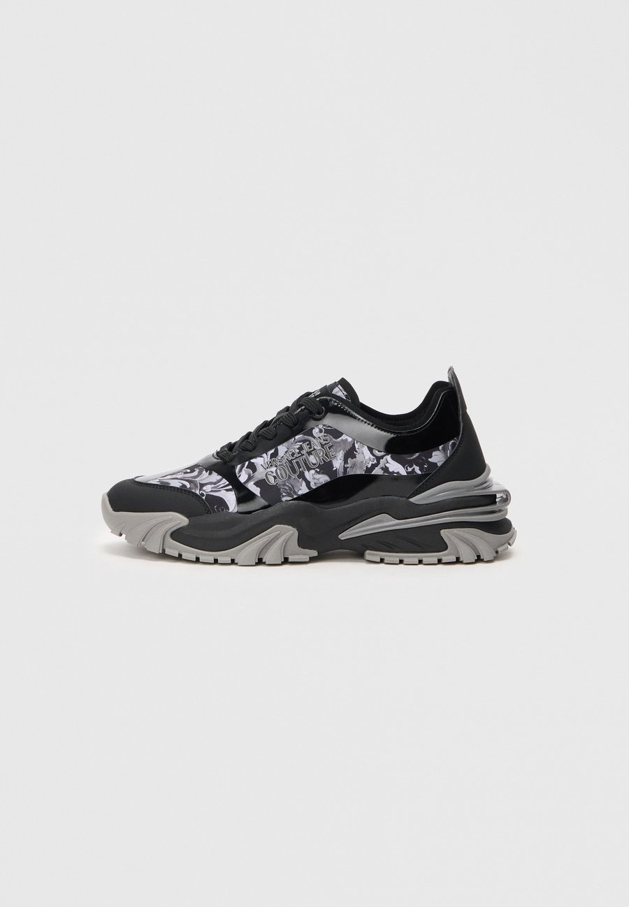Кроссовки Versace Jeans Couture Trainers, Black
Кроссовки Versace Jeans Couture Trainers, Black