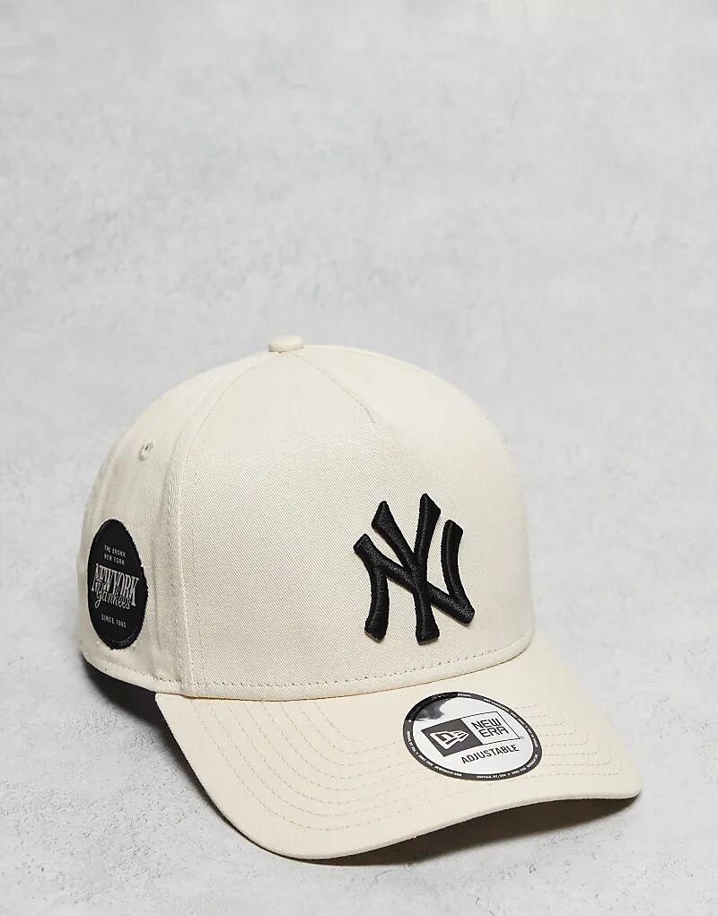 Кремовая кепка New Era NY Yankees E-frame
Кремовая кепка New Era NY Yankees E-frame