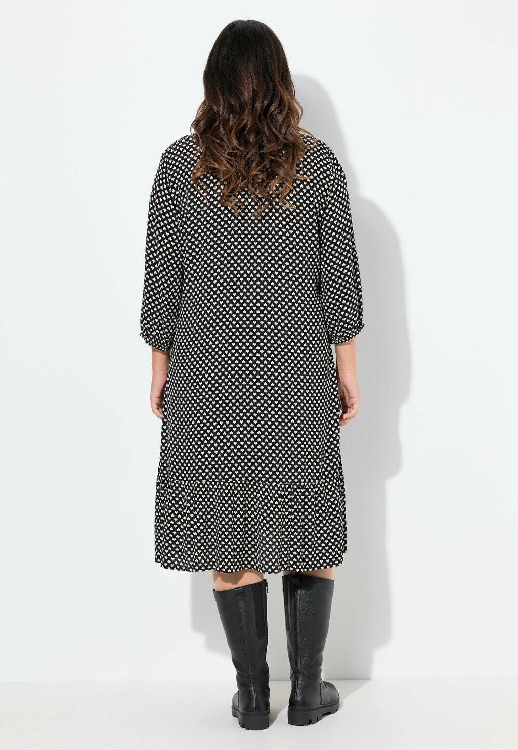 Дневное платье MIDI Ulla Popken, черный
Дневное платье MIDI Ulla Popken, черный