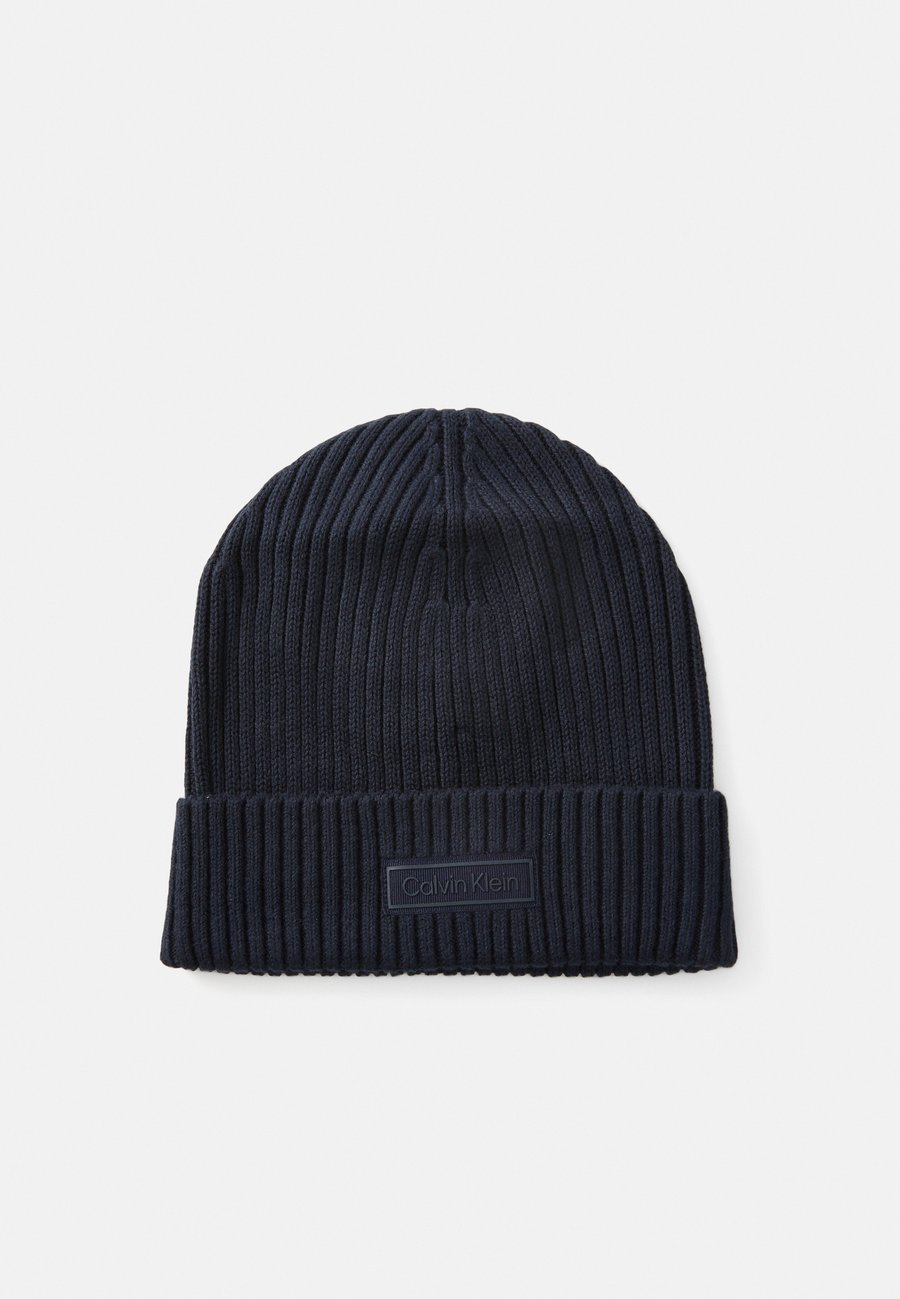 Шапка Calvin Klein PATCH CHUNKY , Dark Sapphire/Dark Blue
Шапка Calvin Klein PATCH CHUNKY , Dark Sapphire/Dark Blue