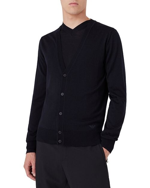 Шерстяной однотонный приталенный кардиган Armani с V-образным вырезом Emporio Armani, цвет Blue
Шерстяной однотонный приталенный кардиган Armani с V-образным вырезом Emporio Armani, цвет Blue