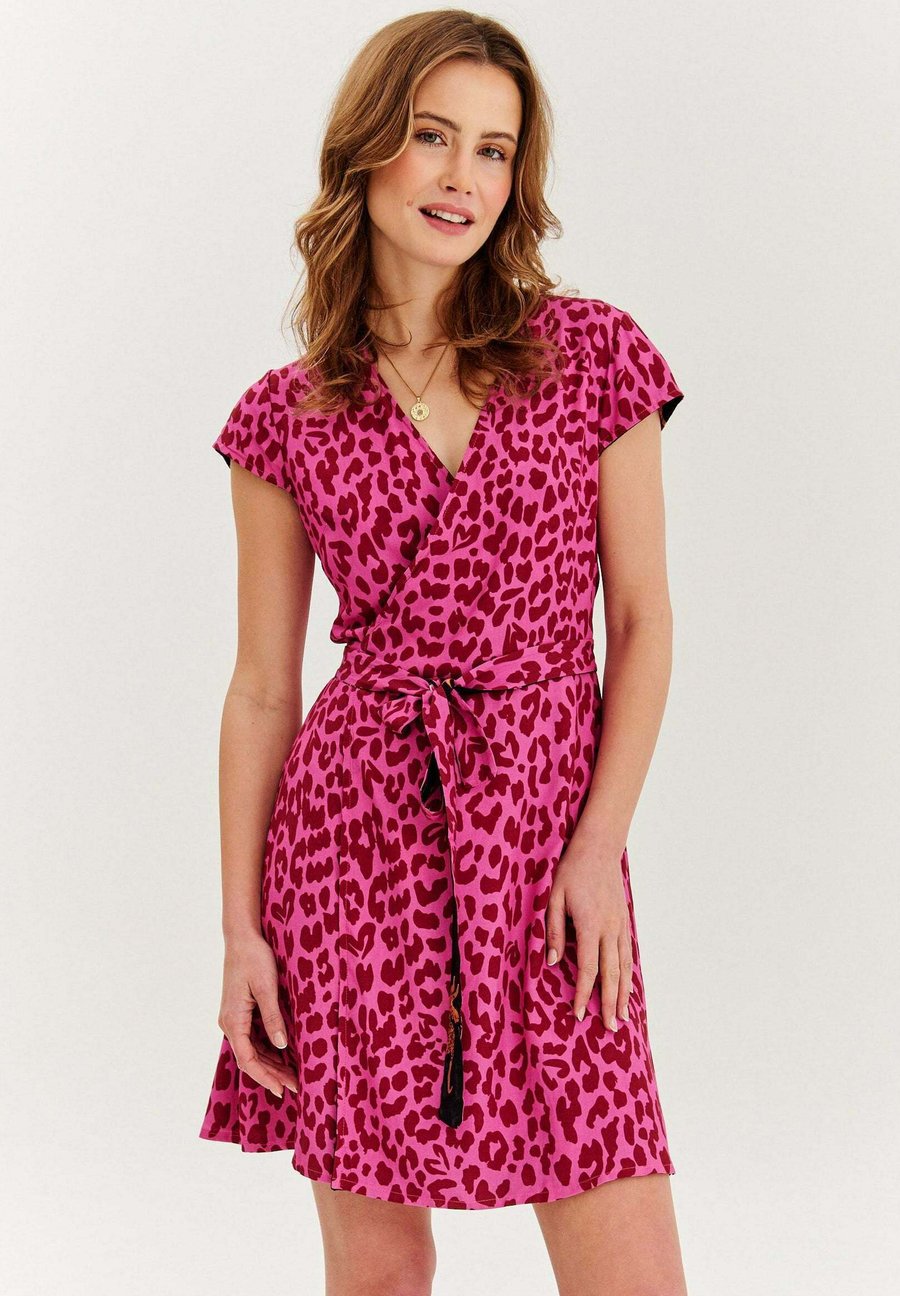 Платье NAOKO Day dress, Pink
Платье NAOKO Day dress, Pink