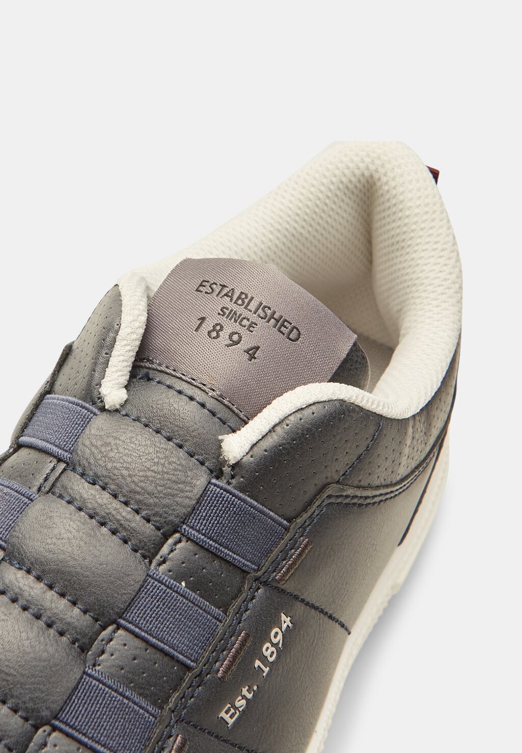 Слипоны Bata, темно-серый
Слипоны Bata, темно-серый