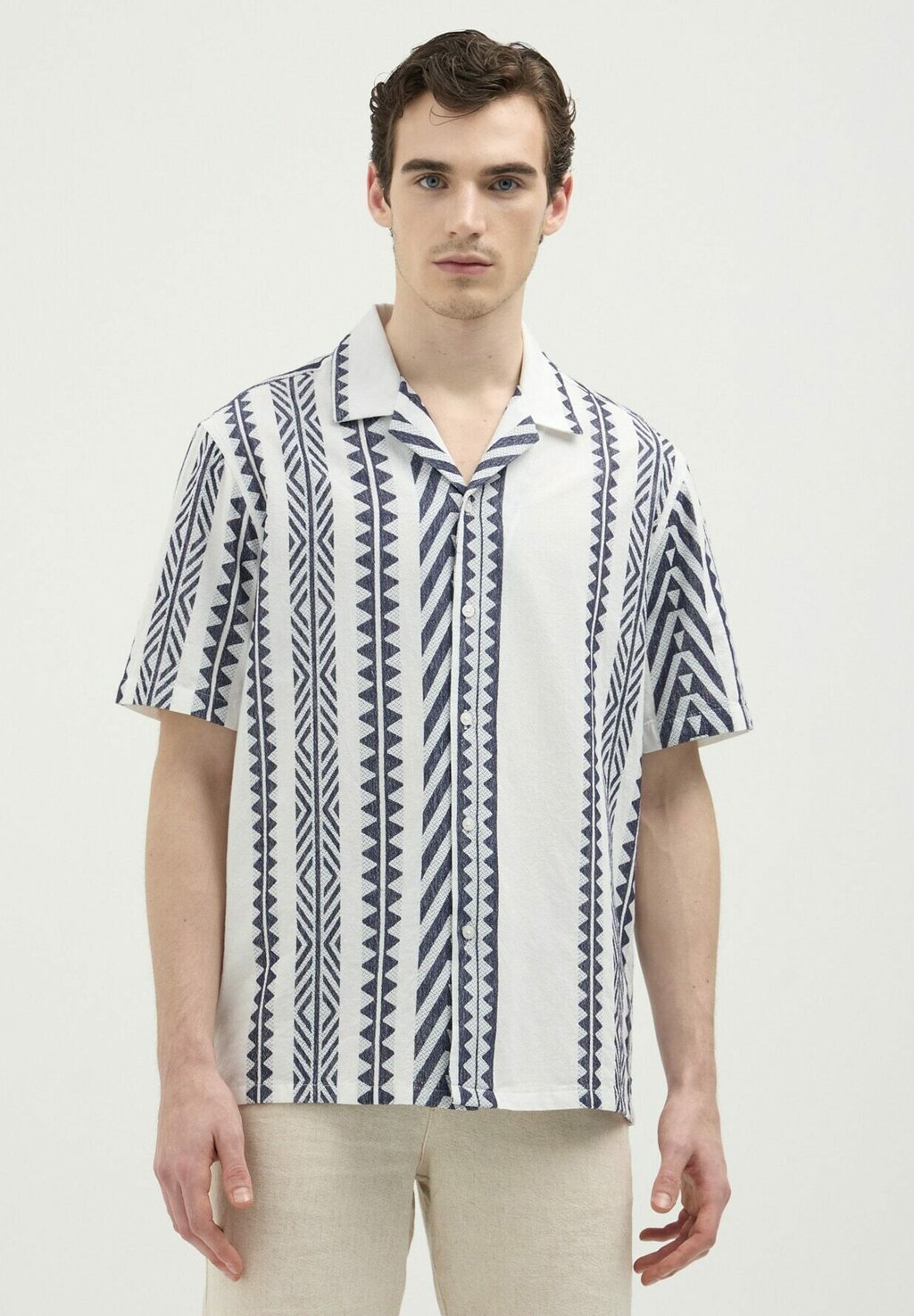 Рубашка BOWLING FANTASIA ETNICA Calliope, белый
Рубашка BOWLING FANTASIA ETNICA Calliope, белый