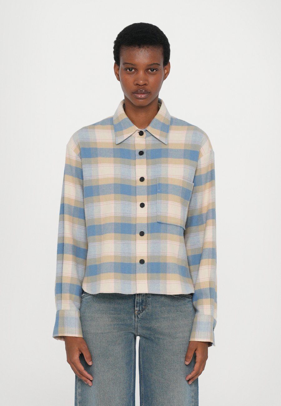 Блуза CLOSED CROPPED OVERSIZED SHIRT, Powder Blue/Light Blue
Блуза CLOSED CROPPED OVERSIZED SHIRT, Powder Blue/Light Blue