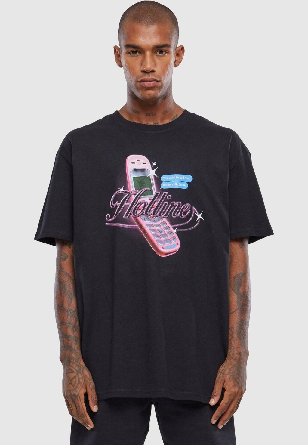 Футболка с принтом Unisex Hotline Oversize Upscale by Mister Tee, черный
Футболка с принтом Unisex Hotline Oversize Upscale by Mister Tee, черный