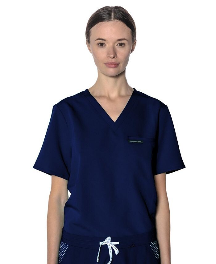 Женский топ-скраб Bari с 1 карманом для женщин Members Only, цвет Navy
Женский топ-скраб Bari с 1 карманом для женщин Members Only, цвет Navy