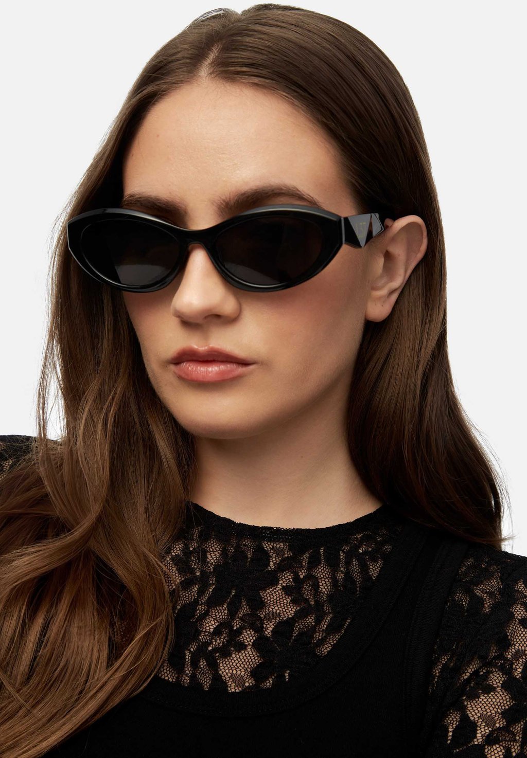 Солнцезащитные очки L37, черный
Солнцезащитные очки L37, черный