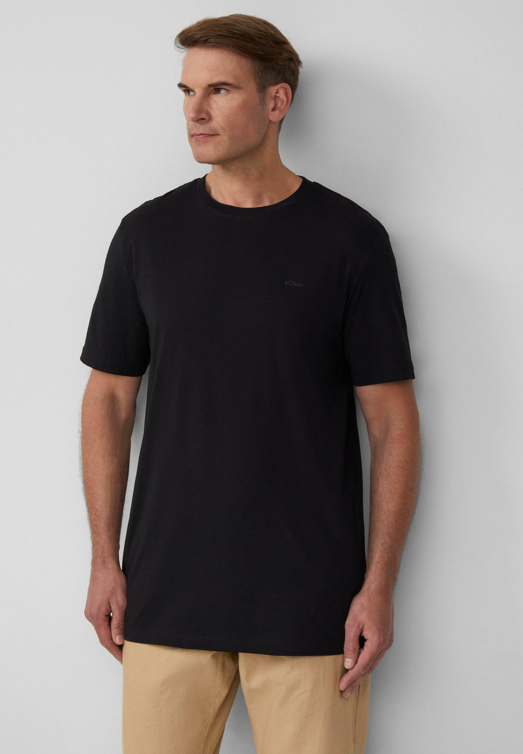 Базовая футболка s.Oliver, черный 
Базовая футболка s.Oliver, черный