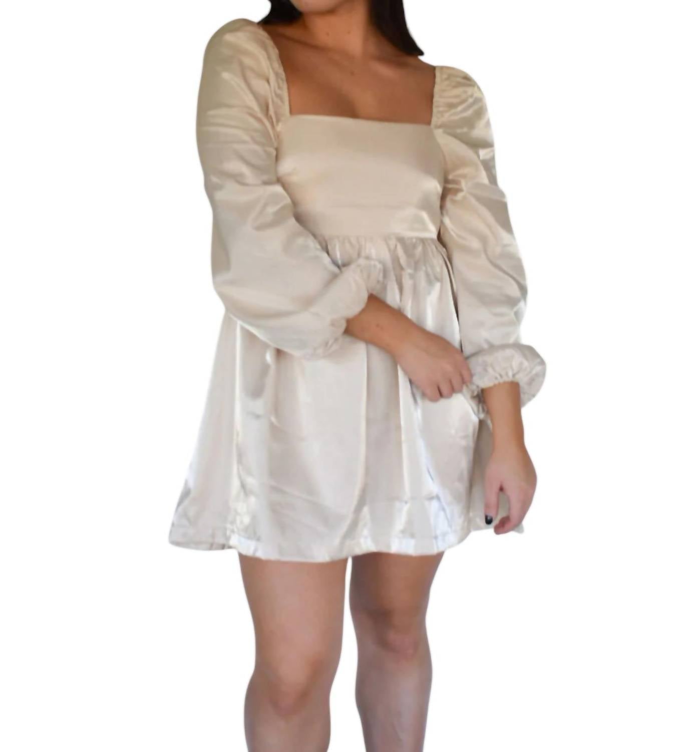 Платье-бэбидолл Blaire цвета слоновой кости falcon park
Платье-бэбидолл Blaire цвета слоновой кости falcon park