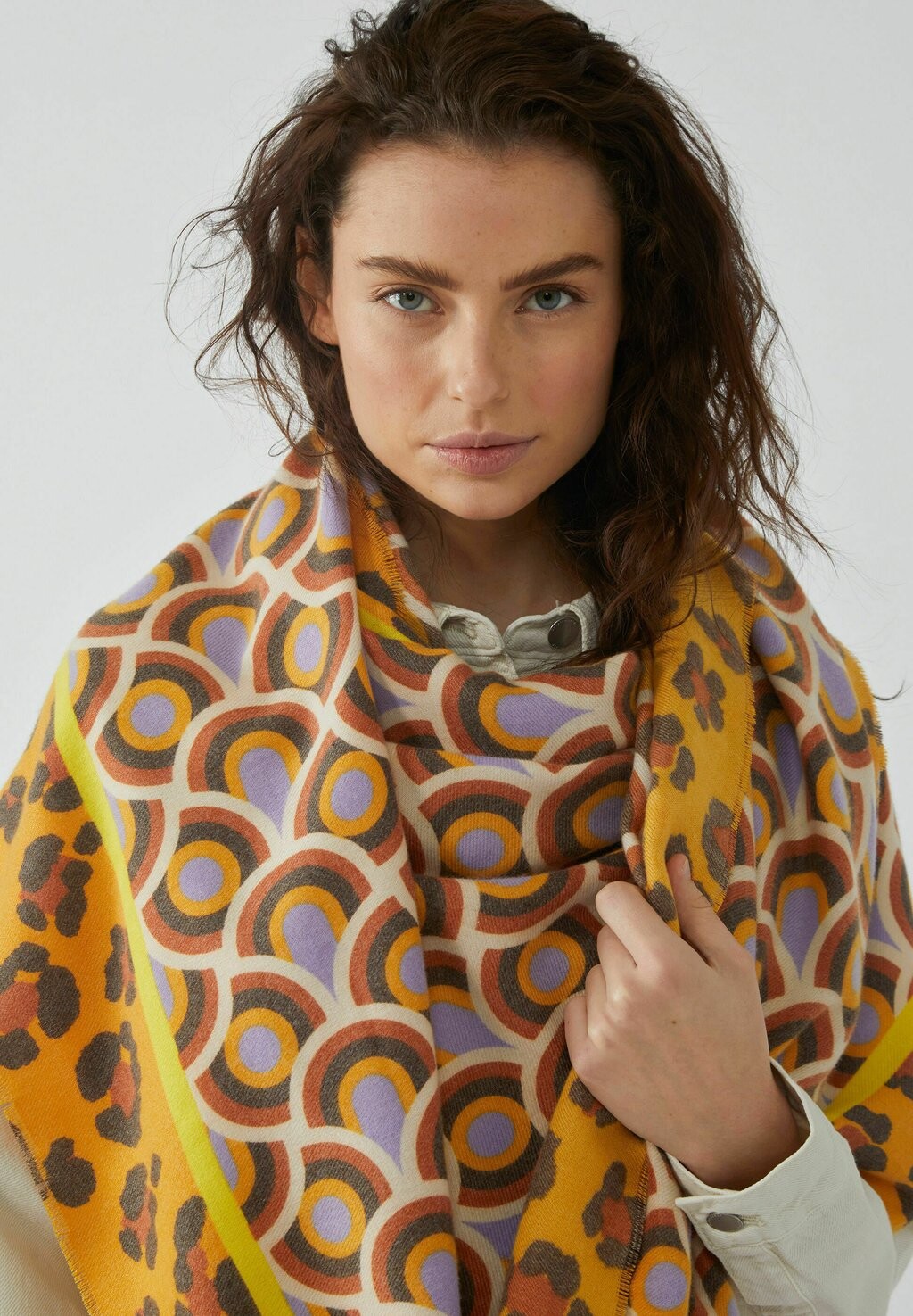 Шарф WEICHER MIT GRAFIK-PRINT Codello, желтый
Шарф WEICHER MIT GRAFIK-PRINT Codello, желтый