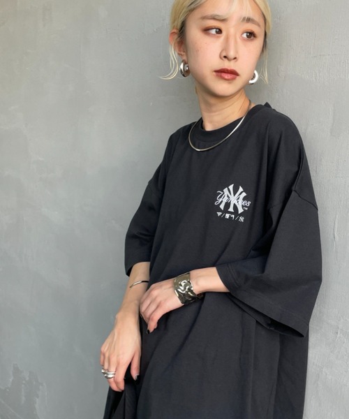 Футболка с вышитым логотипом, бренд MLB, цвет черный
Футболка с вышитым логотипом, бренд MLB, цвет черный