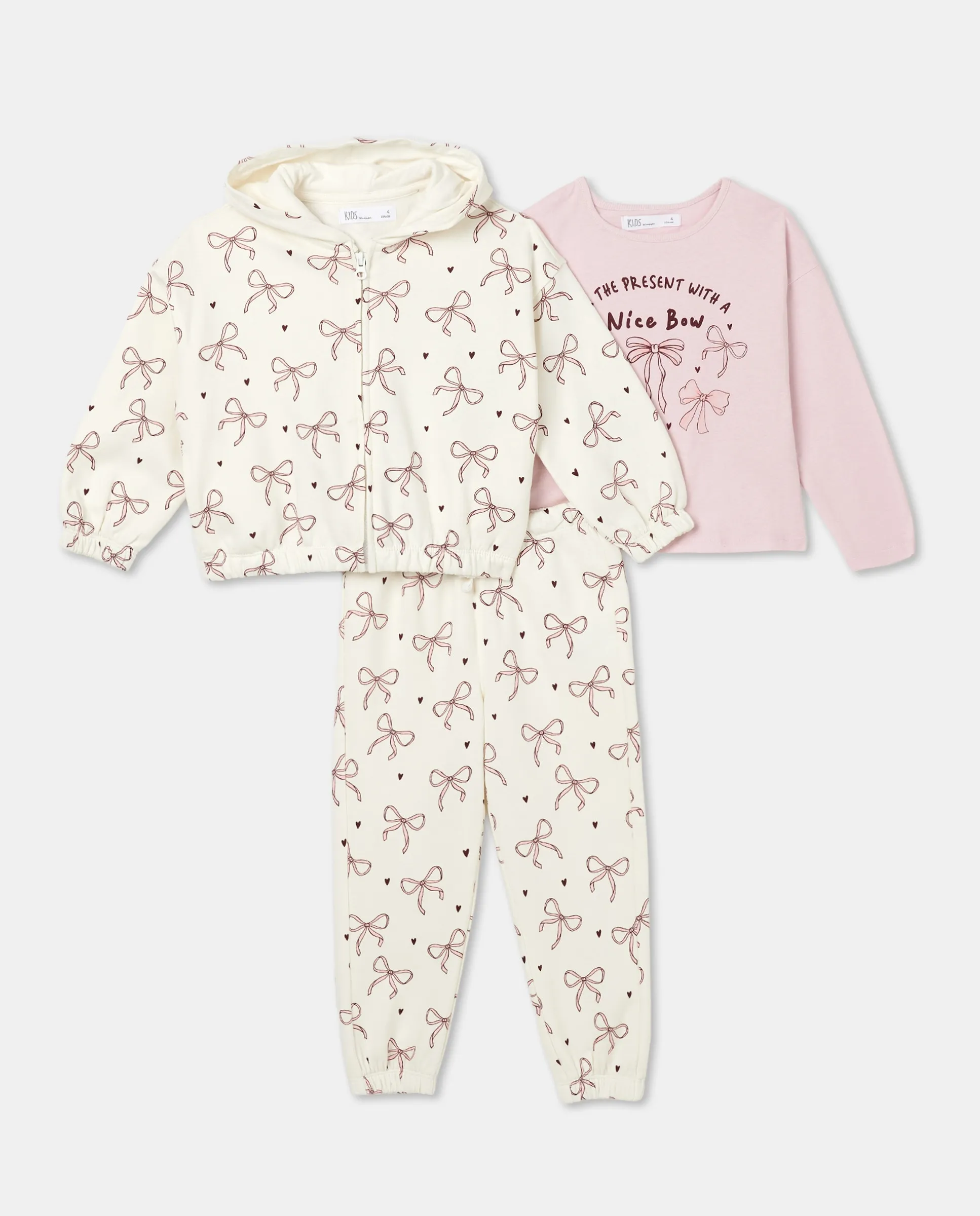 Детский комплект из трех предметов: худи с капюшоном сплошной принт, штаны сплошной принт и банты для девочки Kids El Corte Inglés, темно-синий
Детский комплект из трех предметов: худи с капюшоном сплошной принт, штаны сплошной принт и банты для девочки Kids El Corte Inglés, темно-синий