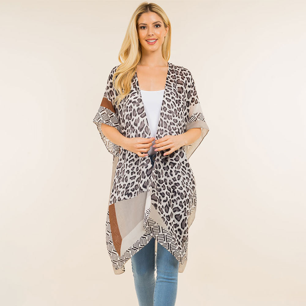 Легкий леопардовый кимоно-пончо с открытым передом TRUEDAMES
Легкий леопардовый кимоно-пончо с открытым передом TRUEDAMES