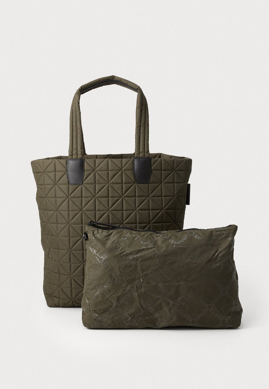 Сумка-шоппер Vee Collective SHOPPER, Olive/Dark Green
Сумка-шоппер Vee Collective SHOPPER, Olive/Dark Green