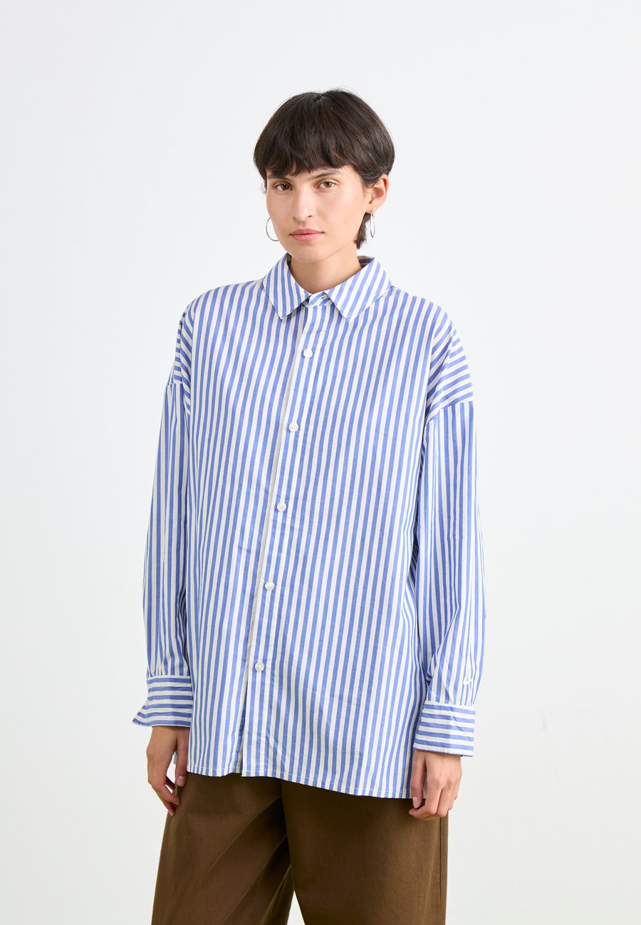 Блуза Nike Sportswear Button-down blouse, Game Royal/Sail/Black/Blue
Блуза Nike Sportswear Button-down blouse, Game Royal/Sail/Black/Blue