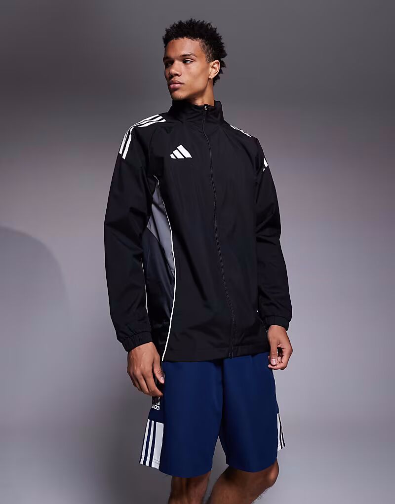 Легкая куртка adidas Football Tiro 25 с капюшоном черного цвета Adidas Performance
Легкая куртка adidas Football Tiro 25 с капюшоном черного цвета Adidas Performance