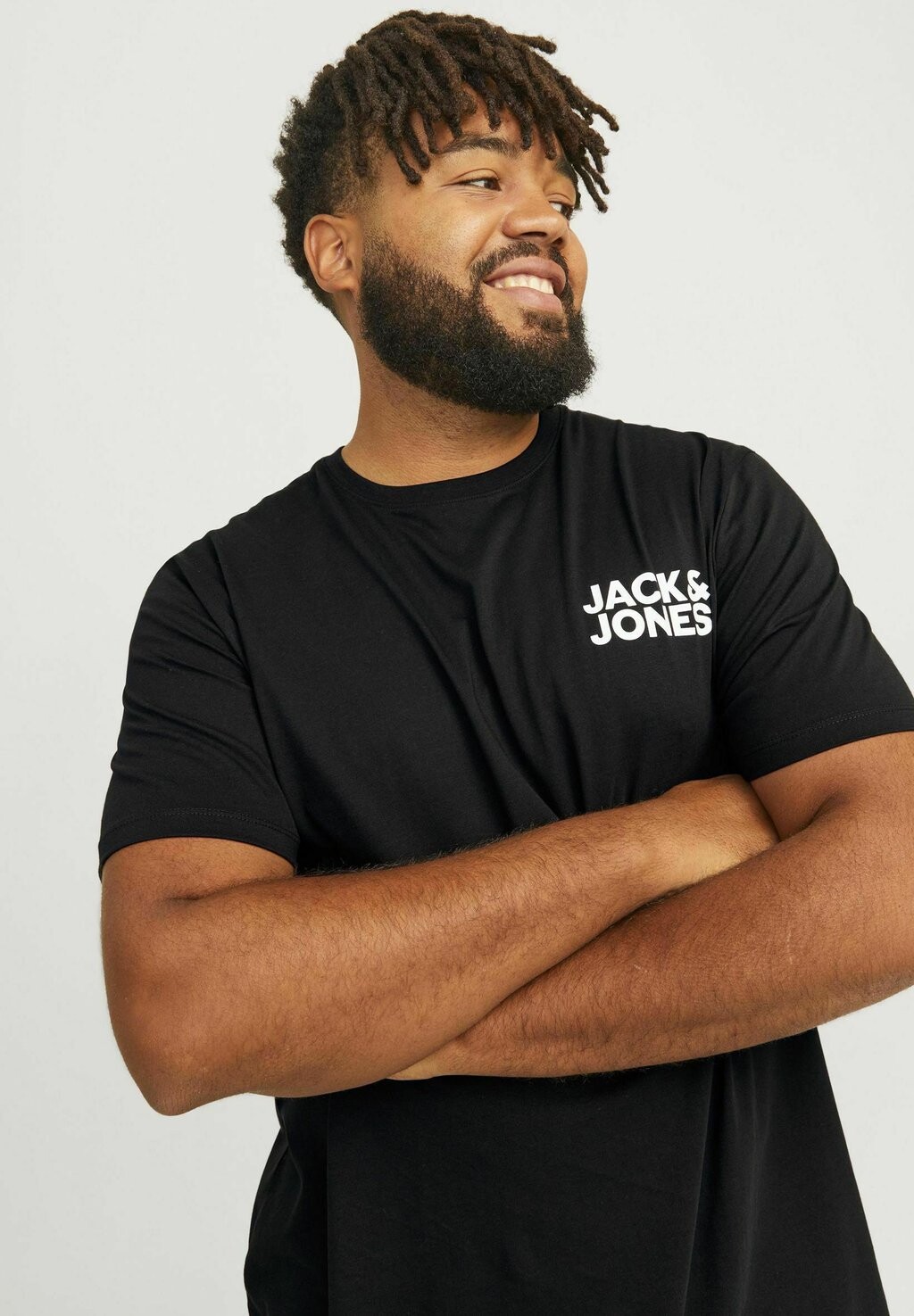 Базовая футболка ECORP LOGO SS O-NECK NOOS PLS Jack & Jones, черный
Базовая футболка ECORP LOGO SS O-NECK NOOS PLS Jack & Jones, черный