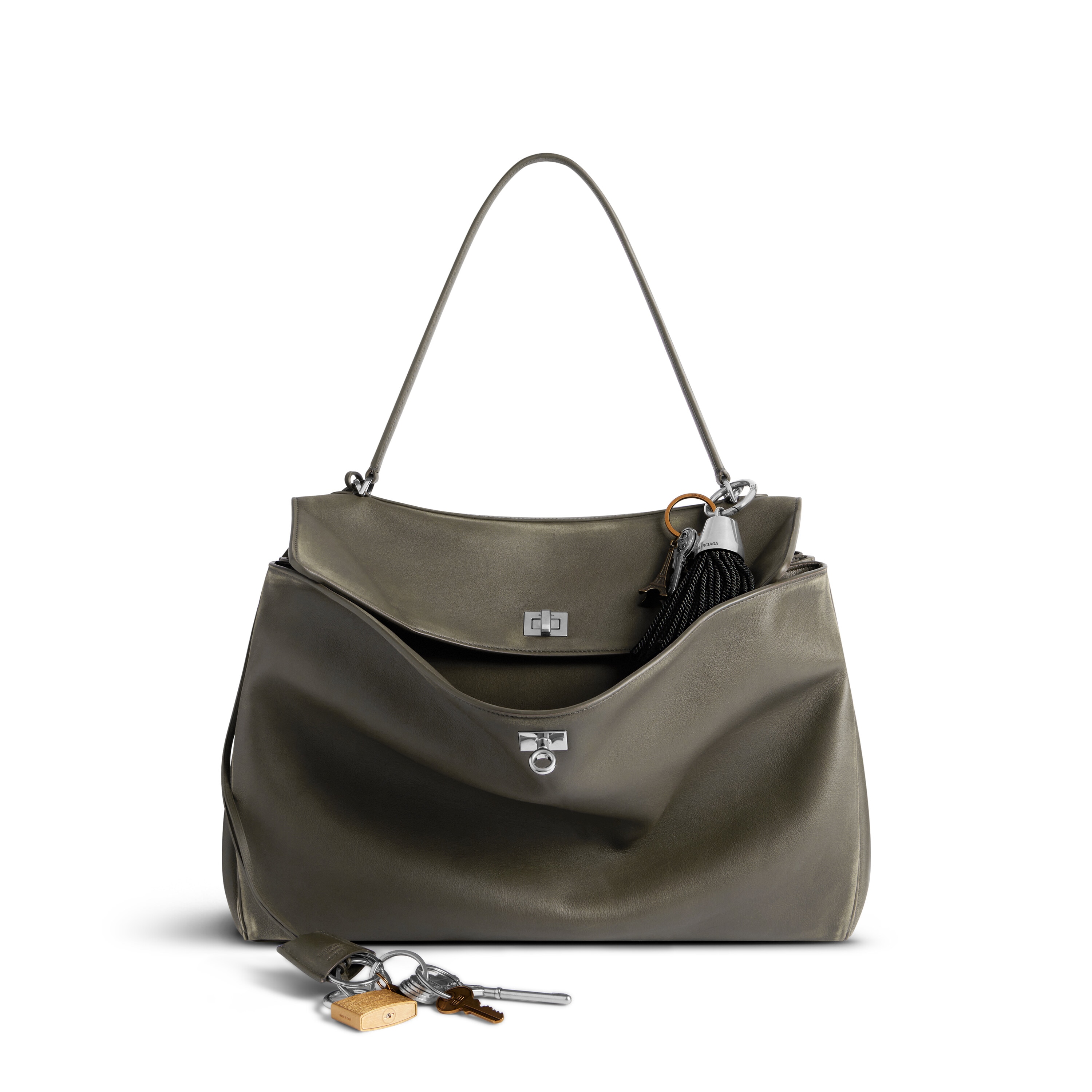 Большая сумка Rodeo с эффектом использования и подвесками BALENCIAGA
Большая сумка Rodeo с эффектом использования и подвесками BALENCIAGA