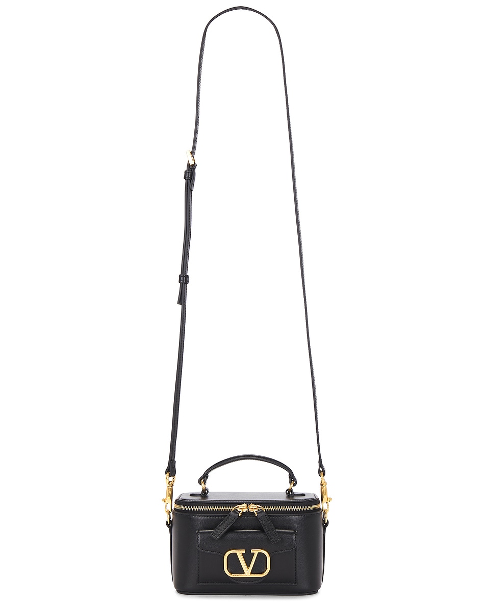 Сумка Loco Vanity Case Valentino Garavani, Nero
Сумка Loco Vanity Case Valentino Garavani, Nero