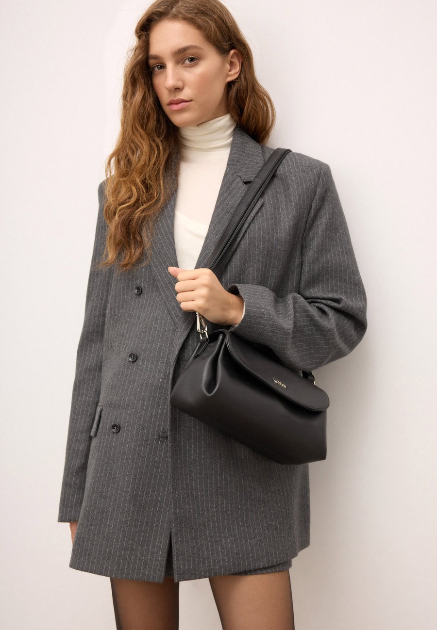 Сумка Kazar ASTRE, Black
Сумка Kazar ASTRE, Black