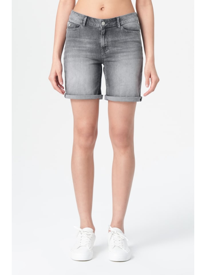 Джинсовые шорты M.O.D
Джинсовые шорты M.O.D