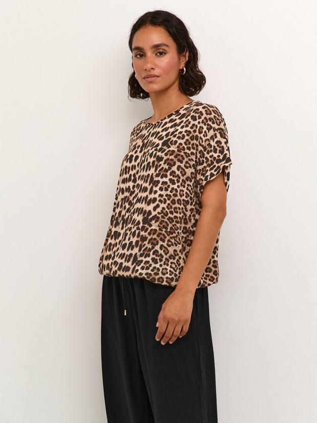 Топ батвинг с леопардовым принтом amber KAFFE, Multi
Топ батвинг с леопардовым принтом amber KAFFE, Multi