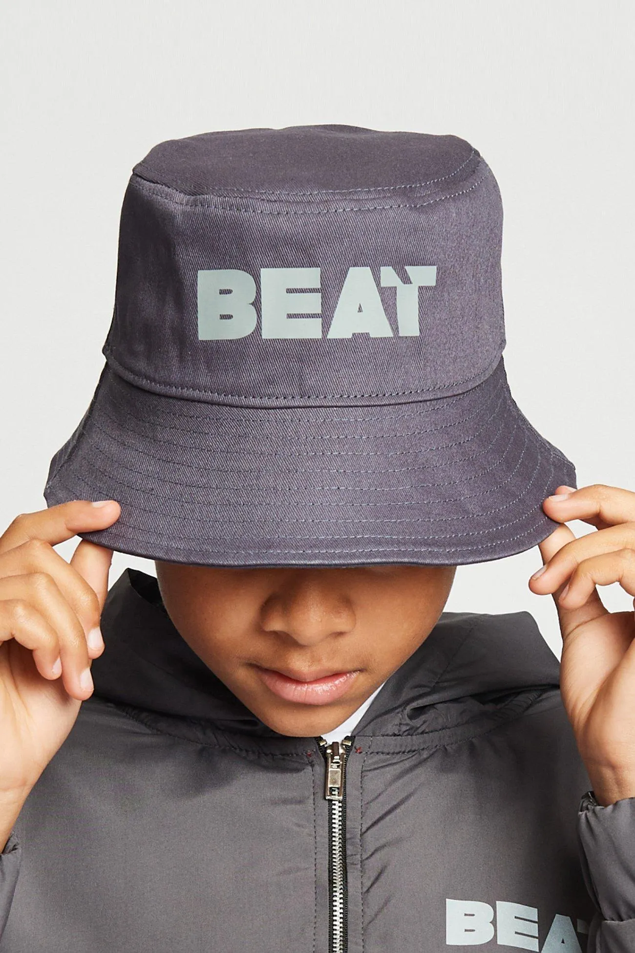 Панама 'Beat' Beat Boyz Club, серый
Панама 'Beat' Beat Boyz Club, серый