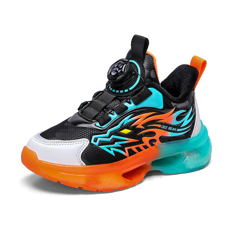 Детские баскетбольные кроссовки TONYBEAR, черный/оранжевый
Детские баскетбольные кроссовки TONYBEAR, черный/оранжевый