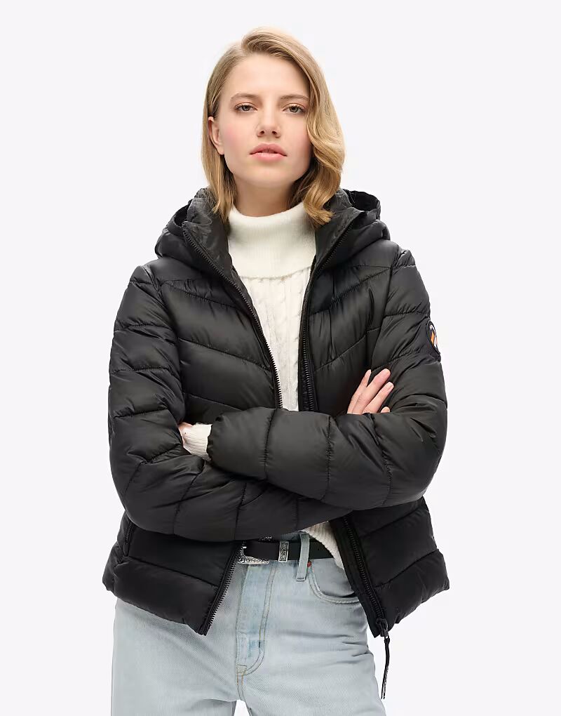 Стеганая куртка Fuji с капюшоном черного цвета Superdry
Стеганая куртка Fuji с капюшоном черного цвета Superdry