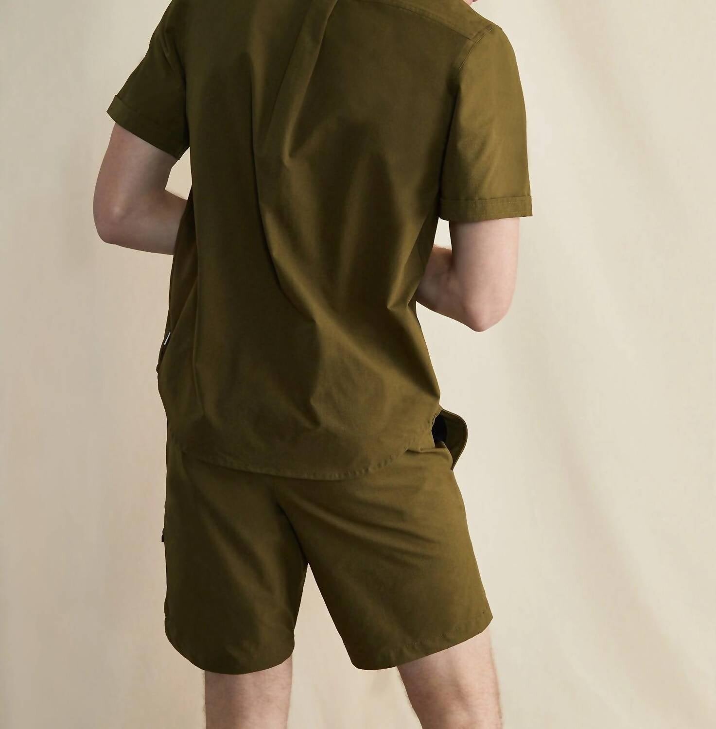 Универсальные шорты темно-оливкового цвета Onia
Универсальные шорты темно-оливкового цвета Onia