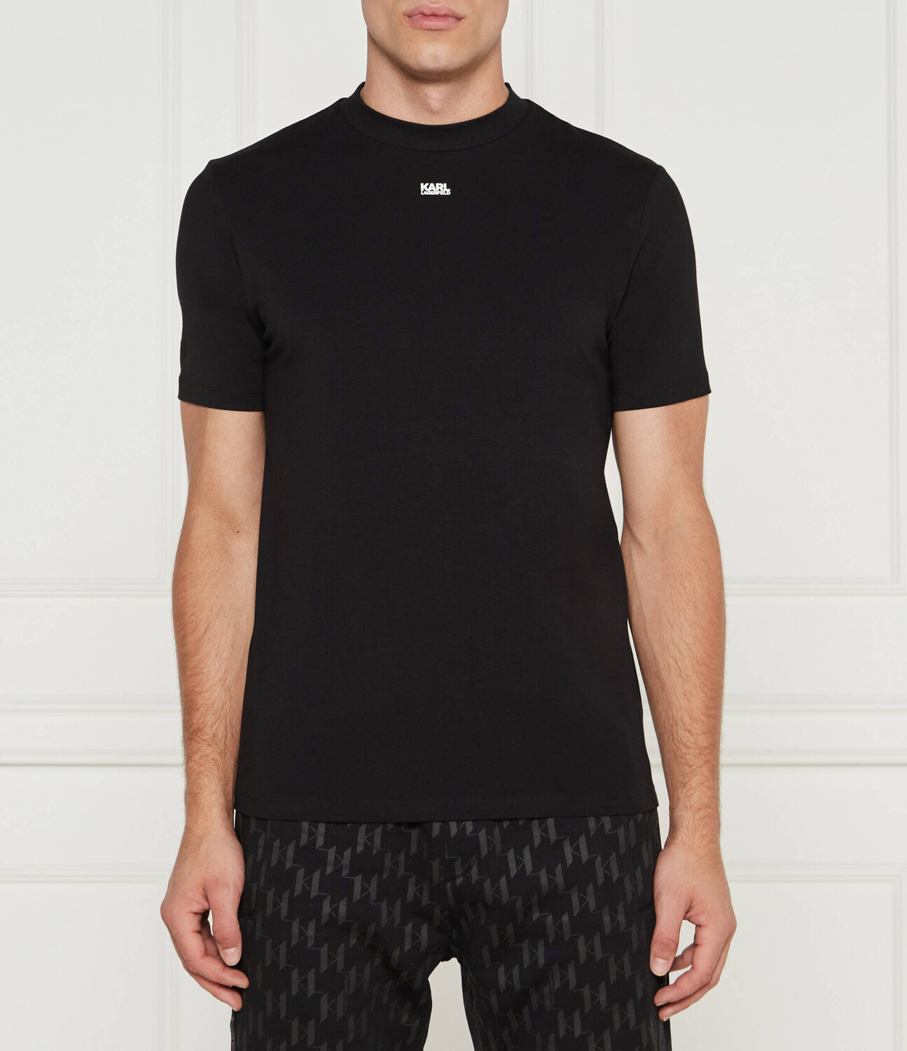 Футболка Karl Lagerfeld Regular Fit, черный
Футболка Karl Lagerfeld Regular Fit, черный