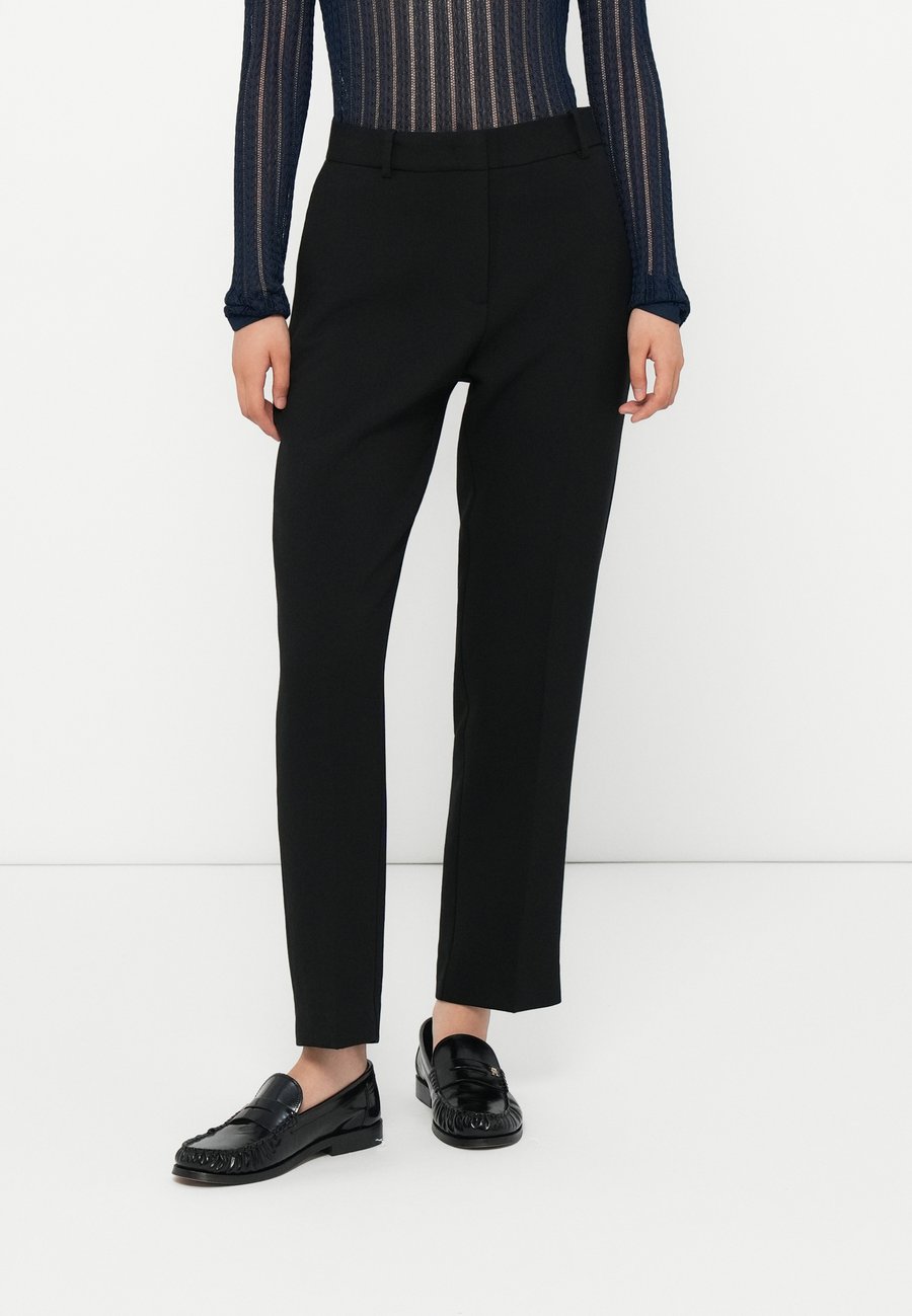 Брюки Tommy Hilfiger PUNTO SLIM STRAIGHT PANT, Black
Брюки Tommy Hilfiger PUNTO SLIM STRAIGHT PANT, Black