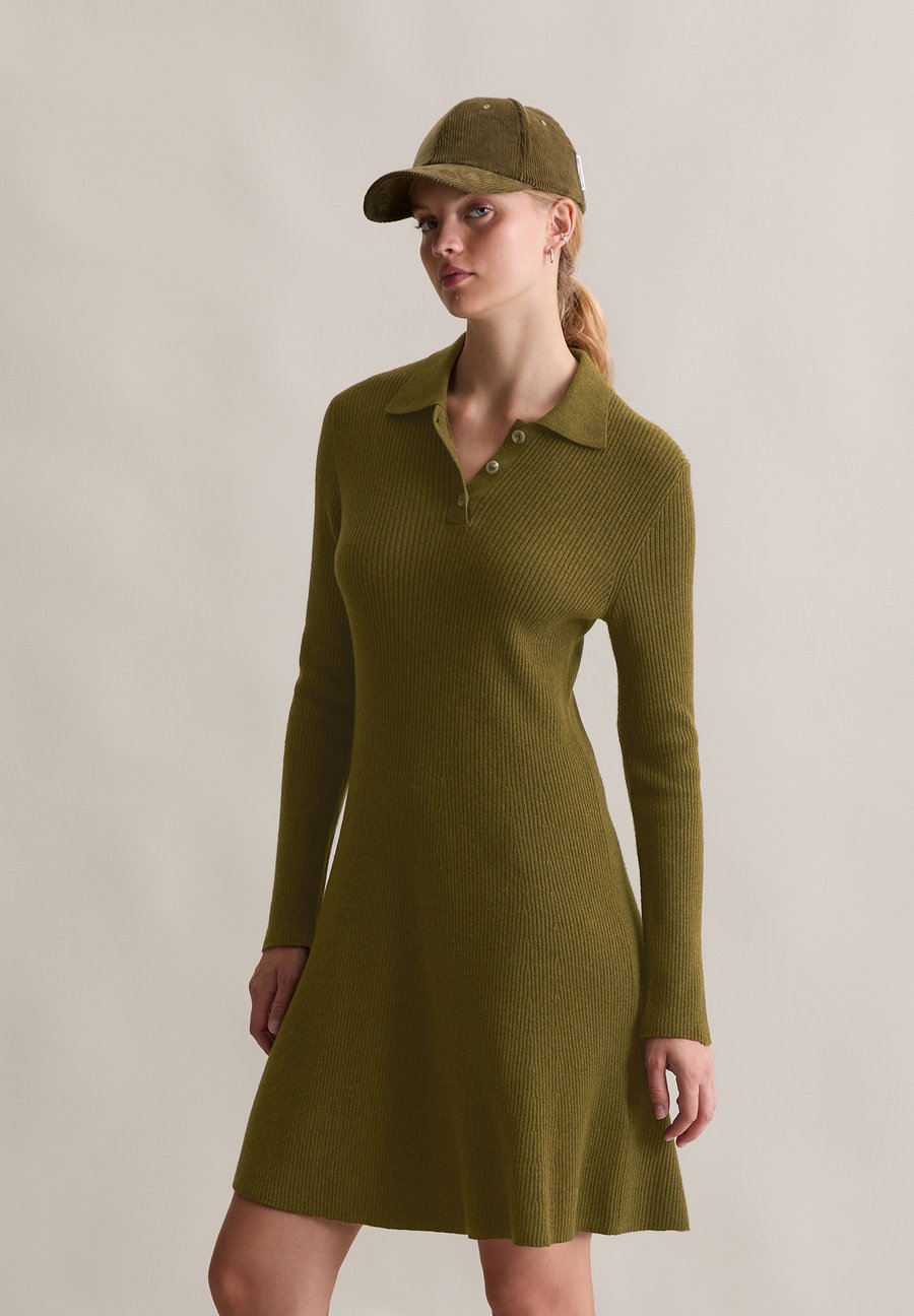 Платье Marc O'Polo DENIM LONGSLEEVE, POLO, Dark Green Melange/Olive
Платье Marc O'Polo DENIM LONGSLEEVE, POLO, Dark Green Melange/Olive