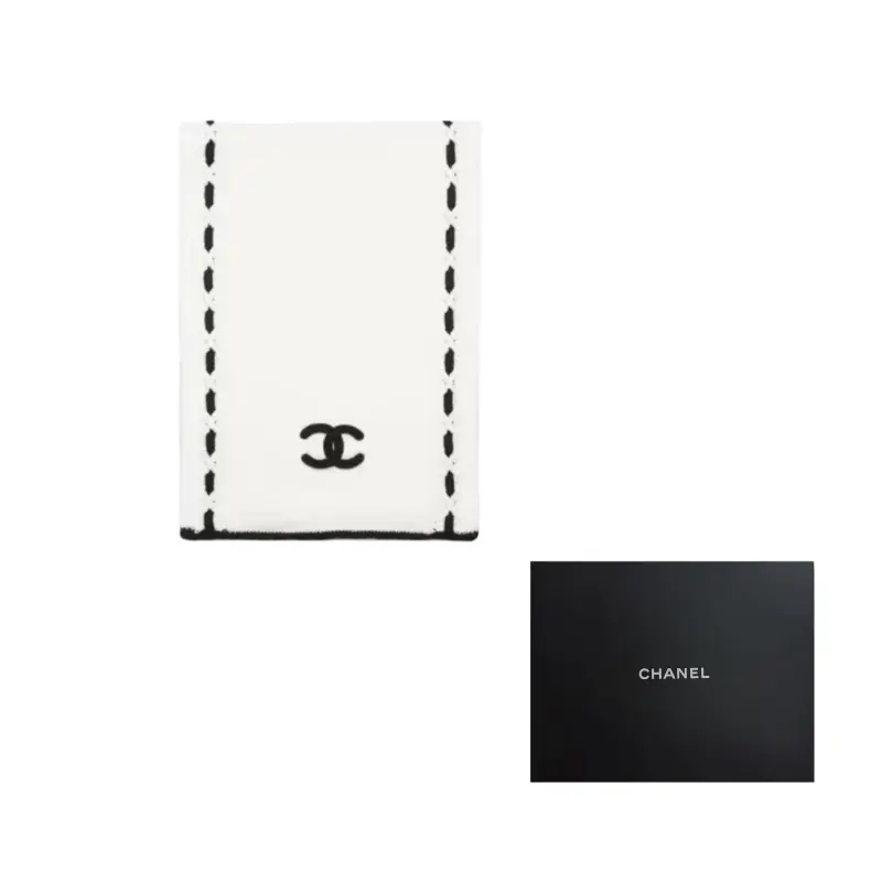 CHANEL Вязаный шарф Unisex белый
CHANEL Вязаный шарф Unisex белый