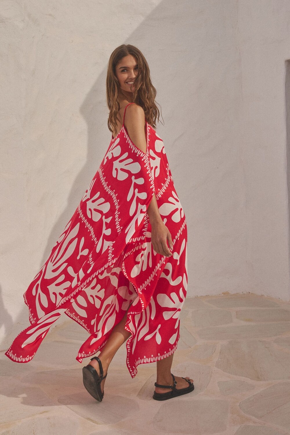 Холодное прикрытие плеча Next, красный
Холодное прикрытие плеча Next, красный