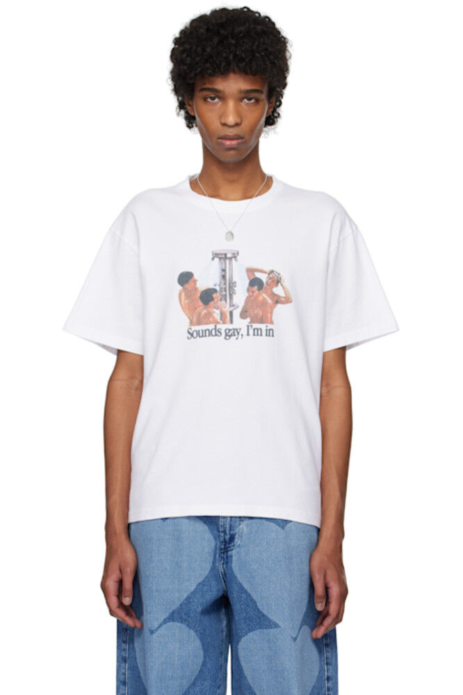 Белая футболка «Звучит по-гейски, я в деле» Carne Bollente 
Белая футболка «Звучит по-гейски, я в деле» Carne Bollente