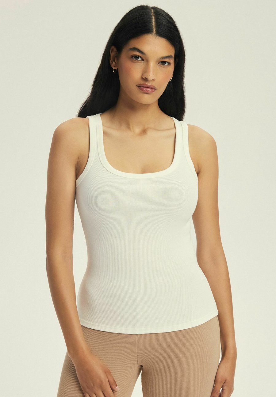 Топ ESOTIQ JODY , Off White/Off-White
Топ ESOTIQ JODY , Off White/Off-White