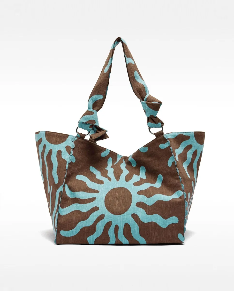 Сумка-шоппер через плечо с принтами и магнитной застежкой Parfois, темно-коричневый
Сумка-шоппер через плечо с принтами и магнитной застежкой Parfois, темно-коричневый